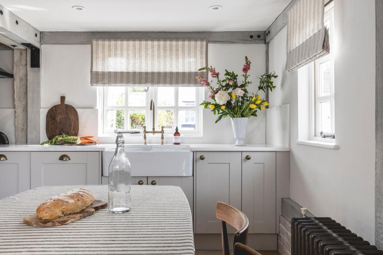 Cosy Cottage With Beautiful Garden, Hottub & Sauna Marden  エクステリア 写真